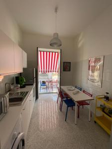 Kuchyň nebo kuchyňský kout v ubytování Ziettas Pop House + 10 fotografií