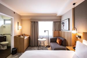 Llit o llits en una habitació de Crowne Plaza London - Gatwick Airport by IHG
