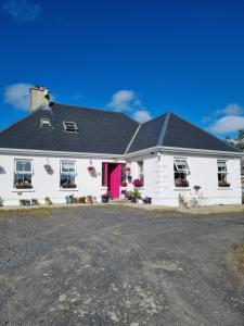 Gallery image of The Pink Door in Killala