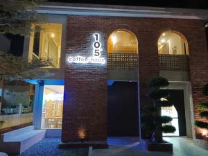 Bangunan di mana terletaknya hotel