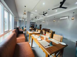 Hotel RKD Inn的休息区