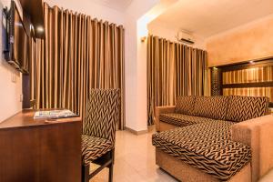 Posezení v ubytování Mount Best Hotel- Mount Lavinia + 37 fotografií