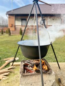 Εγκαταστάσεις μπάρμπεκιου για όλους τους επισκέπτες καταλύματος σε φάρμα