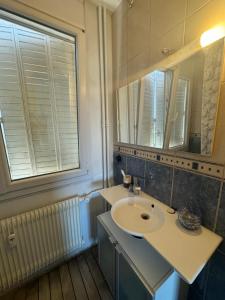 Photo de la galerie de l'établissement Chambre bleu, à Ambilly 3 autres photos