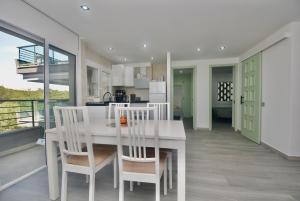 Dapur atau dapur kecil di SUPERBE T3 FACE A LA MER - TERRASSE - Platja d'Aro