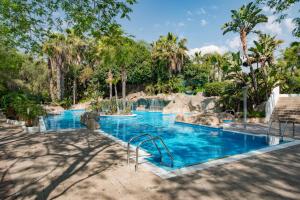 Bazén v ubytování La Siesta Salou Resort & Camping nebo v jeho okolí