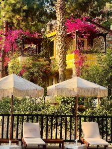 Um jardim em Symbola Oludeniz Beach Hotel