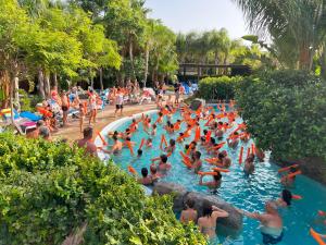 Bazén v ubytování La Siesta Salou Resort & Camping nebo v jeho okolí