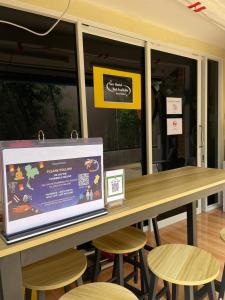 TV a/nebo společenská místnost v ubytování Easy Hostel