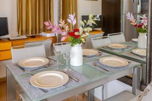 Galería fotográfica de Herzliya Pituach Apartment with Pool, by the Beach en Herzelia 