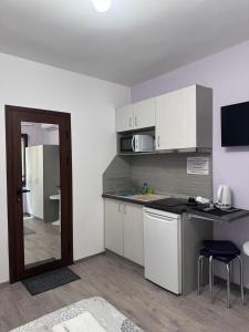 A kitchen or kitchenette at Saraya