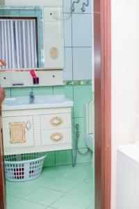 Koupelna v ubytování Stone town home manolo