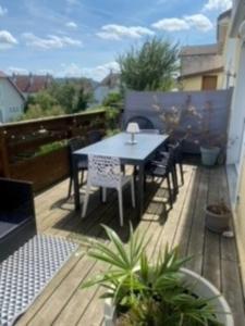 En balkon eller terrasse på Maison de Ville 5 mns du centre