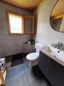 Ένα μπάνιο στο Family holiday Chalet S'Zähni +20 φωτογραφίες