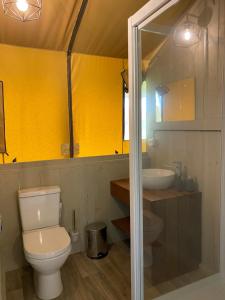 Fotografija u galeriji objekta Glamping tent in oase van groen u gradu Lir