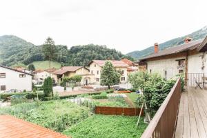 Nespecifikovaný výhled na hory nebo výhled na hory při pohledu z apartmánu
