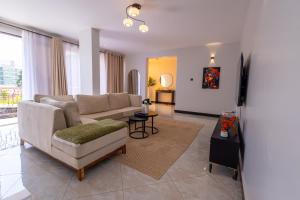 TV at/o entertainment center sa Sunset residences ug