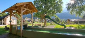 Nespecifikovaný výhled na hory nebo výhled na hory při pohledu z bed and breakfast