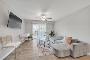 TV/Unterhaltungsangebot in der Unterkunft Stonecrest 712, 2bd Apt I Free Parking I Pool