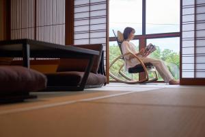 Majutusasutuse Arifuku Onsen Yoshidaya külastajad