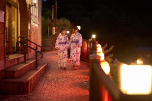 Majutusasutuse Arifuku Onsen Yoshidaya külastajad