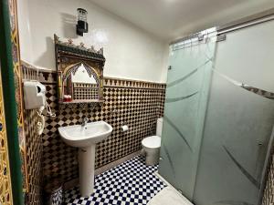 Koupelna v ubytování Riad Shama Fes