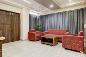 Posezení v ubytování Super Hotel O Luxe Villa