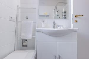Baðherbergi á Gallarate Central Suite