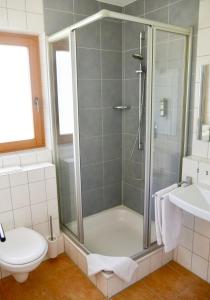 Koupelna v ubytování Wohlfühlhotel Sonnengarten