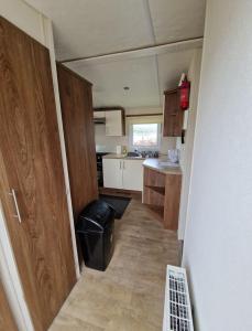 Cucina o angolo cottura di Modern 2017 model Delta Sienna static caravan in Clarach Bay