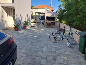 Gambar di galeri bagi B & R Summer breeze apartments di Nin