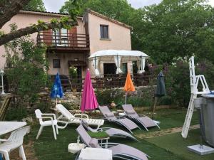 Κήπος έξω από το Maison AUBECALINIERE