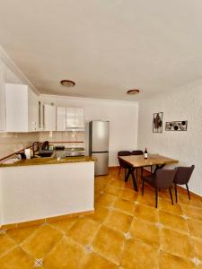 O bucătărie sau chicinetă la Lux 2-bedroom apartment in Old town Herceg Novi
