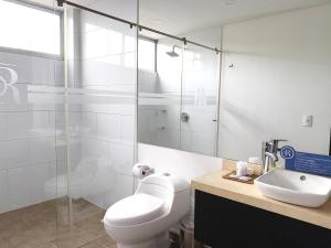 Koupelna v ubytování Hotel Apartamentos Regency La Feria