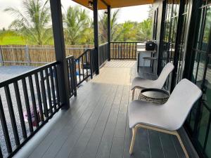 Μπαλκόνι ή βεράντα στο CozyHome Private Villa in นครศรีธรรมราช