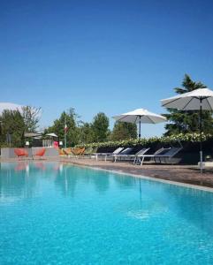 Bazén v ubytování Hotel Verri nebo v jeho okolí