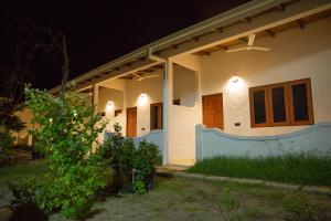 Zahrada ubytování Velidhoo Inn + 8 fotografií