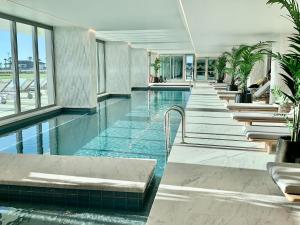 Galeriebild der Unterkunft Bayline luxury spa and pool apartment in Armação de Pêra