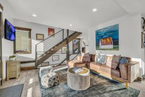 Φωτογραφία από το άλμπουμ του 2 Home Listing Near Slopes & Town σε Παρκ Σίτι