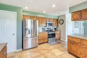 Gallery image of Waterfront Kansas Home with Private Fire Pit! in Arkansas City +24 photos