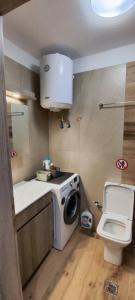 Η κουζίνα ή μικρή κουζίνα στο Myrteni apartment +17 φωτογραφίες