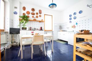 Kuchyň nebo kuchyňský kout v ubytování Casa del Bosco - Vista mozzafiato & Parco 4 ettari + 18 fotografií