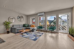 พื้นที่นั่งเล่นของ ARCTIC HOMES - Premium Plaza