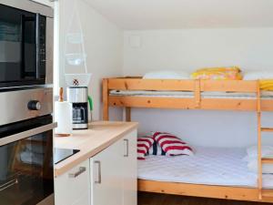 Dapur atau dapur kecil di 4 person holiday home in FALKENBERG