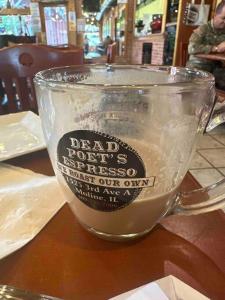 Galeriebild der Unterkunft Modern Vintage Downtown Apartment in Moline