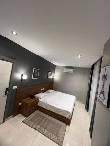 Postel nebo postele na pokoji v ubytování Regal view Aparthotel