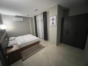 Postel nebo postele na pokoji v ubytování Regal view Aparthotel