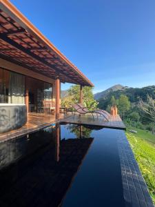 Uma vista da montanha tirada do chalé 