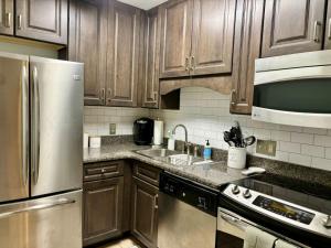 Kuchyň nebo kuchyňský kout v ubytování Cozy Beach Condo in Complex + 16 fotografií