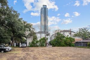 Fotografie z fotogalerie ubytování Modern 2BR City Center Getaway with Free Park v destinaci Houston